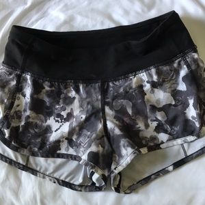 Lululemon shorts sz 2 special edition print